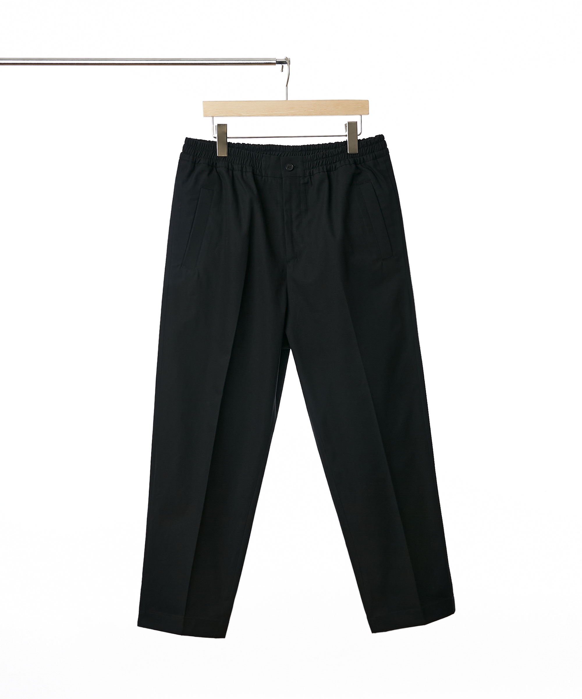 BLACK EASY TAPERED CHINO PANTS 01