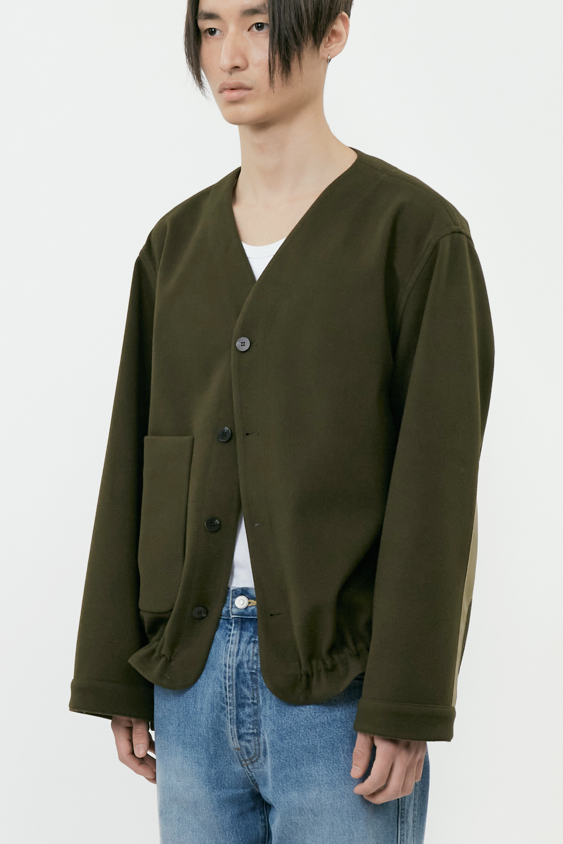 OLIVE ELBOW PATCH COLLARLESS JACKET 01