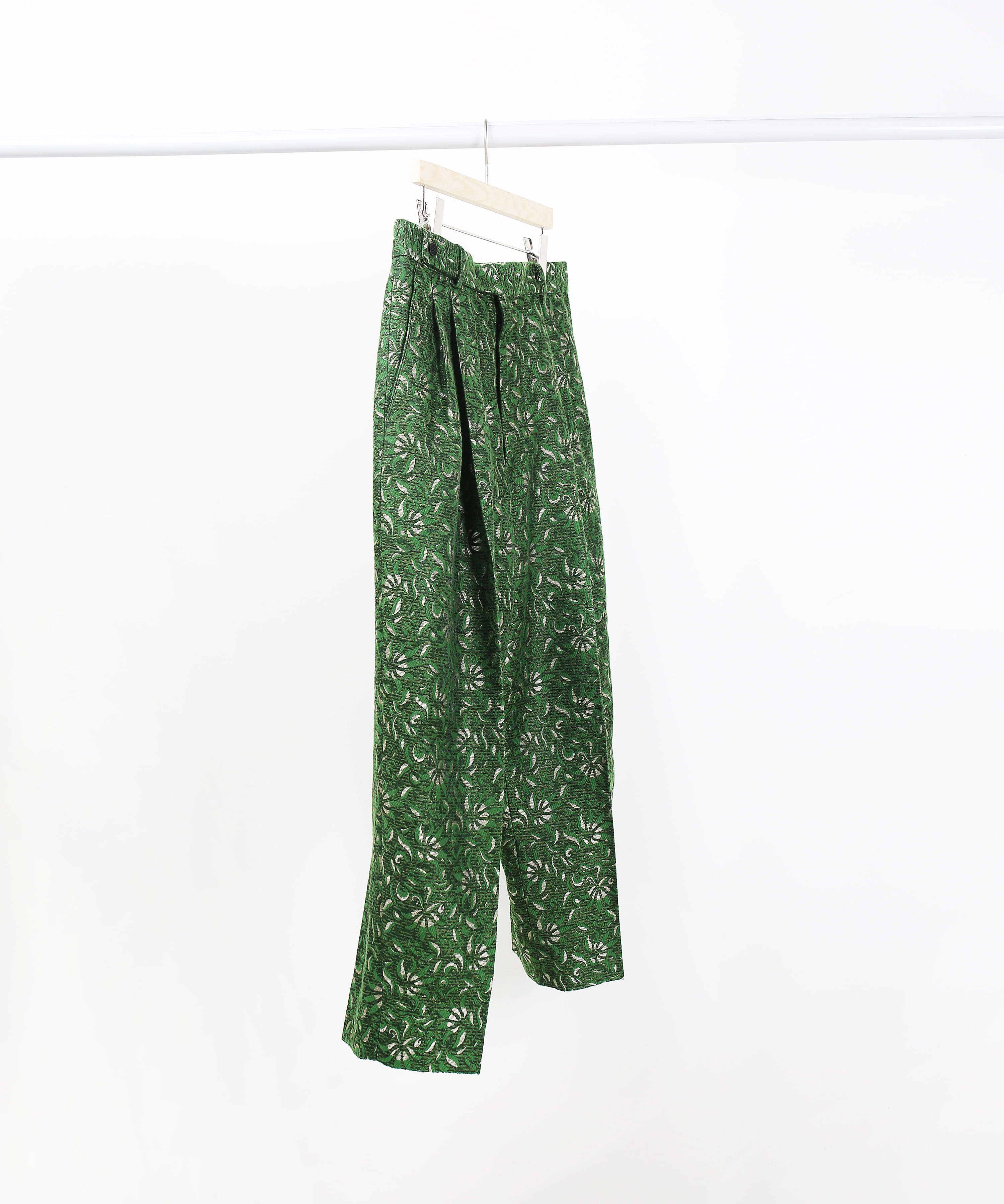 [DISTANCE] GREEN LEAF JACQUARD TWO-TUCK WIDE TAPERD PANTS