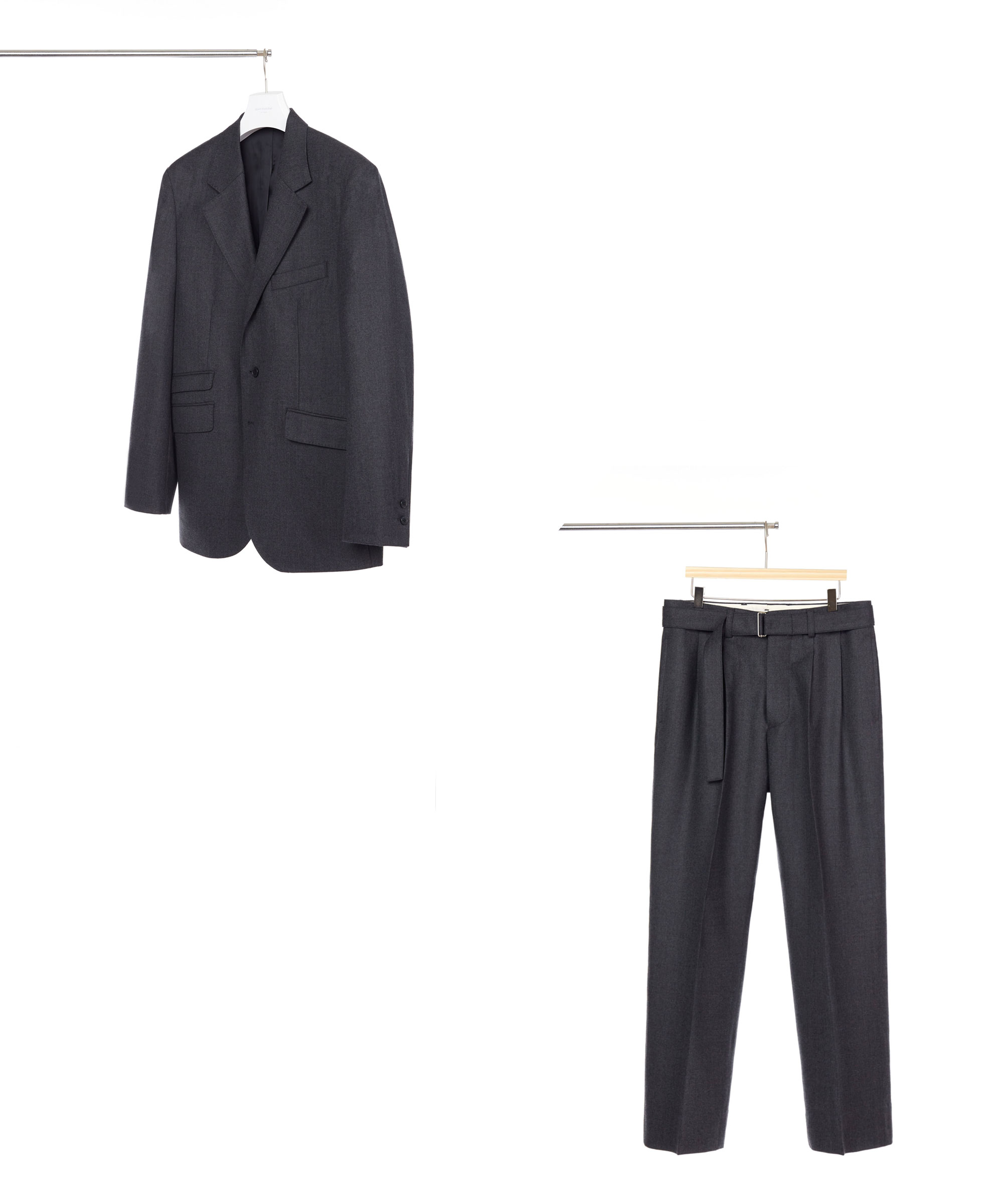 [SET-UP] SUPER 160S HIGHLAND WOOL FLANNEL CHARCOAL 3ROLL 2BUTTON TAILORED BLAZER / BELTED PANTS 02-2